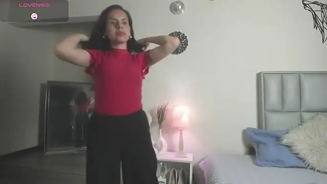 Snapshot of Shanttal_queen chatting on 05-28-26, 12:52 Shanttal queen online show from 05-28-26, 12:52