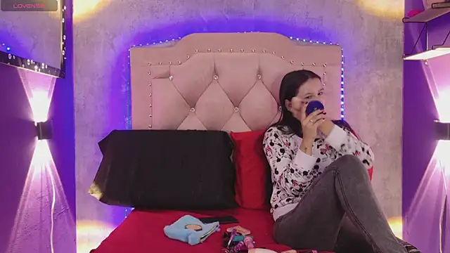 Snapshot of AlexaIvory chatting on 06-02-26, 10:06 AlexaIvory online show from 06-02-26, 10:06