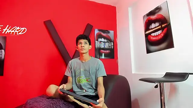 TWINKS BOYSX online show from 06-17-26, 01:19