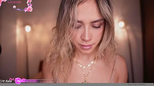 Snapshot of R4-V3N chatting on 03-04-25, 04:38 R4-V3N online show from 03-04-25, 04:38