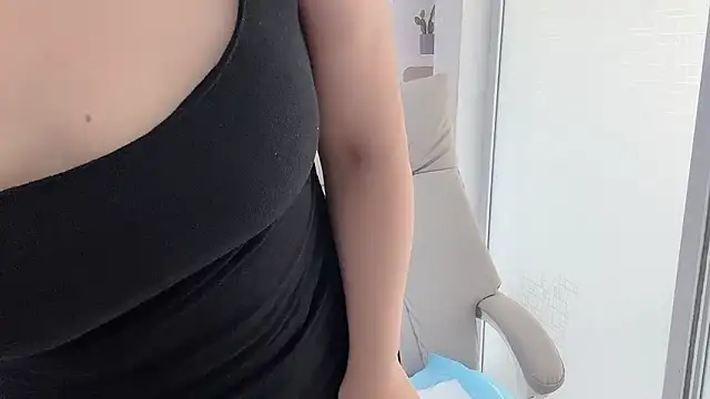 Naomi Z online show from 06-11-26, 12:32