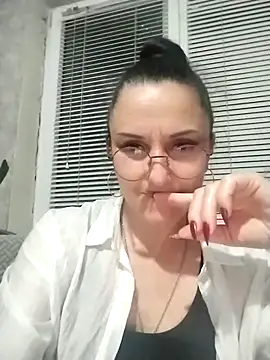 Snapshot of MillaMia45 chatting on 05-11-26, 07:44 MillaMia45 online show from 05-11-26, 07:44