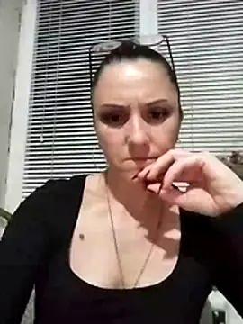 Snapshot of MillaMia45 chatting on 05-17-26, 07:21 MillaMia45 online show from 05-17-26, 07:21