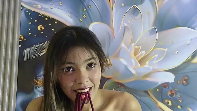 Snapshot of ELLIEPARKER_CR chatting on 08-02-26, 12:14 ELLIEPARKER CR online show from 08-02-26, 12:14
