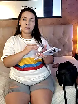 Snapshot of Isabella_cherry69 chatting on 06-23-26, 12:14 Isabella cherry69 online show from 06-23-26, 12:14