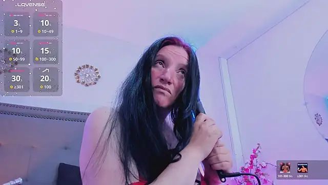 Snapshot of CloeMature chatting on 06-11-26, 02:53 CloeMature online show from 06-11-26, 02:53