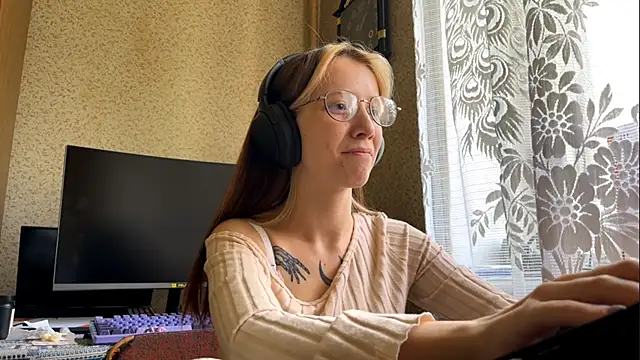 AliceGates online show from 05-07-26, 07:14