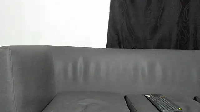 Snapshot of AlexRoyce_ chatting on 06-23-26, 02:09 AlexRoyce online show from 06-23-26, 02:09