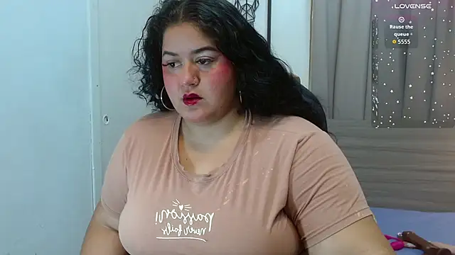 Snapshot of Princess_Xoxo chatting on 05-12-26, 02:30 Princess Xoxo online show from 05-12-26, 02:30