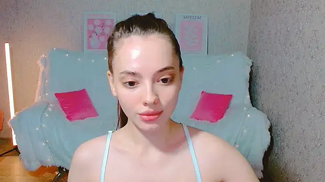 Snapshot of SiennaMia chatting on 06-06-26, 05:39 SiennaMia online show from 06-06-26, 05:39