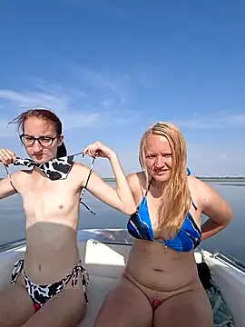 Sexycouple3518 online show from 07-01-26, 02:51