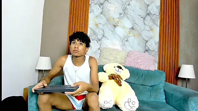 Snapshot of BOUL_GUYS chatting on 05-24-26, 01:10 BOUL GUYS online show from 05-24-26, 01:10