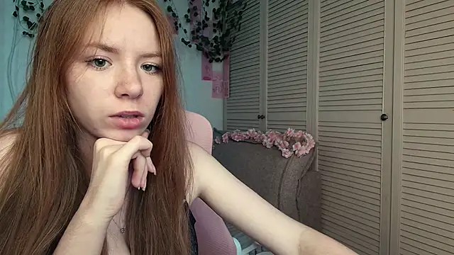 Snapshot of sabelle chatting on 06-10-26, 10:25 sabelle online show from 06-10-26, 10:25