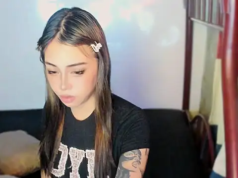 Snapshot of ArianaLore chatting on 06-03-26, 05:51 ArianaLore online show from 06-03-26, 05:51