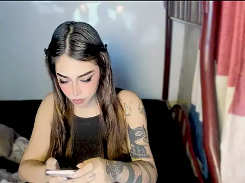 Snapshot of ArianaLore chatting on 06-13-26, 11:08 ArianaLore online show from 06-13-26, 11:08