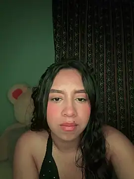 Snapshot of juli_06 chatting on 05-10-26, 05:34 juli 06 online show from 05-10-26, 05:34
