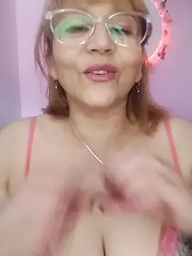 Snapshot of vitaminafranccesca chatting on 06-06-26, 04:23 vitaminafranccesca online show from 06-06-26, 04:23