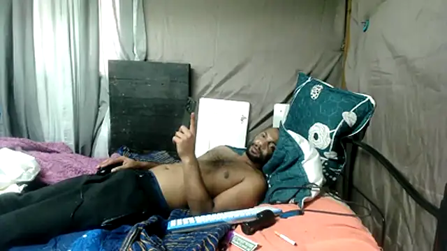 Snapshot of Camodick chatting on 06-19-26, 12:42 Camodick online show from 06-19-26, 12:42