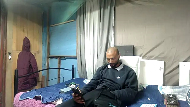 Snapshot of Camodick chatting on 06-22-26, 03:20 Camodick online show from 06-22-26, 03:20