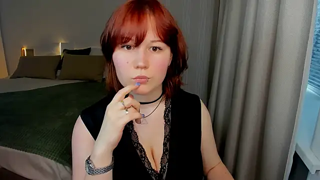 MiaLacrice online show from 05-29-26, 11:19