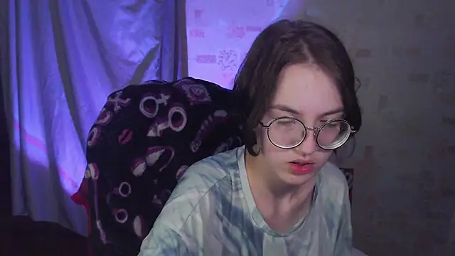 Alessa Kiss online show from 06-05-26, 07:30
