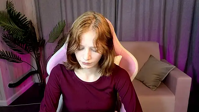 Snapshot of AliceJohansone chatting on 06-29-26, 01:34 AliceJohansone online show from 06-29-26, 01:34
