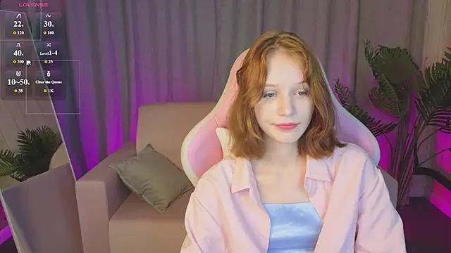 Snapshot of AliceJohansone chatting on 06-30-26, 01:39 AliceJohansone online show from 06-30-26, 01:39