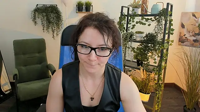 AureliaGleam online show from 05-11-26, 04:29