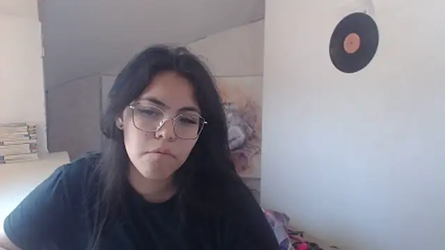 Snapshot of Anda_here chatting on 06-11-26, 04:10 Anda here online show from 06-11-26, 04:10