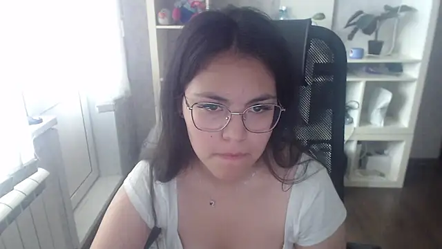 Snapshot of Anda_here chatting on 06-25-26, 02:44 Anda here online show from 06-25-26, 02:44