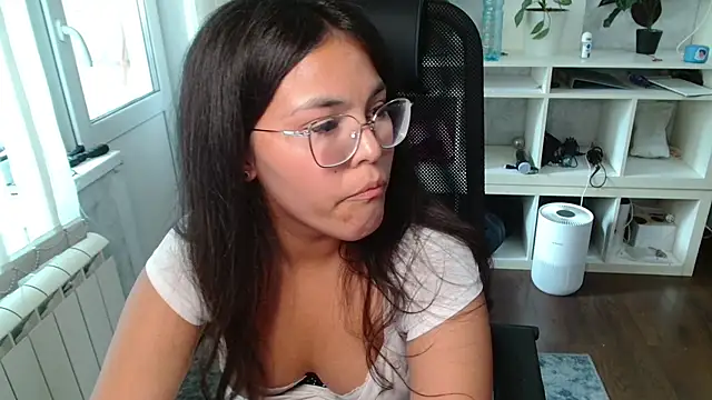 Snapshot of Anda_here chatting on 07-15-26, 07:02 Anda here online show from 07-15-26, 07:02