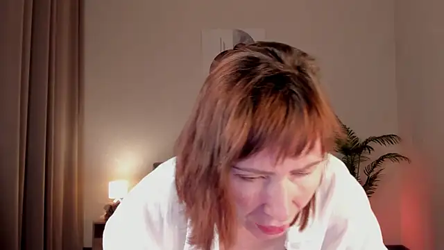 gracekellyyy online show from 05-12-26, 08:33