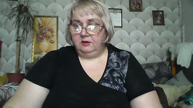 Snapshot of MarinaFarina53 chatting on 06-03-26, 10:40 MarinaFarina53 online show from 06-03-26, 10:40