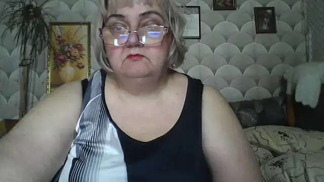Snapshot of MarinaFarina53 chatting on 06-05-26, 06:52 MarinaFarina53 online show from 06-05-26, 06:52