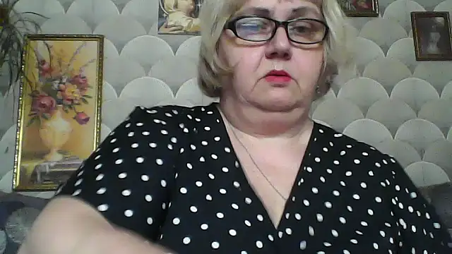 Snapshot of MarinaFarina53 chatting on 06-16-26, 12:19 MarinaFarina53 online show from 06-16-26, 12:19