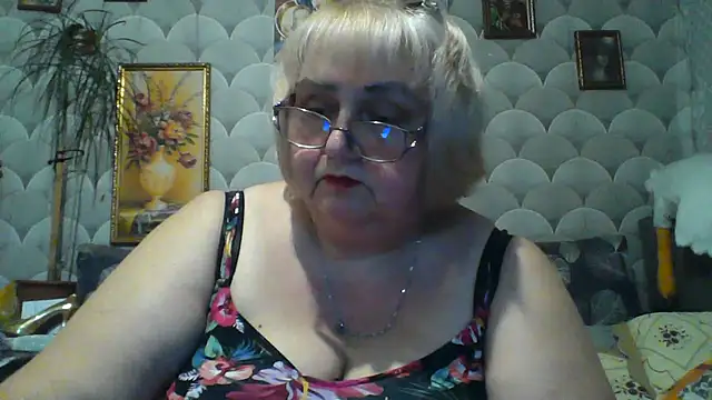 Snapshot of MarinaFarina53 chatting on 06-25-26, 05:17 MarinaFarina53 online show from 06-25-26, 05:17