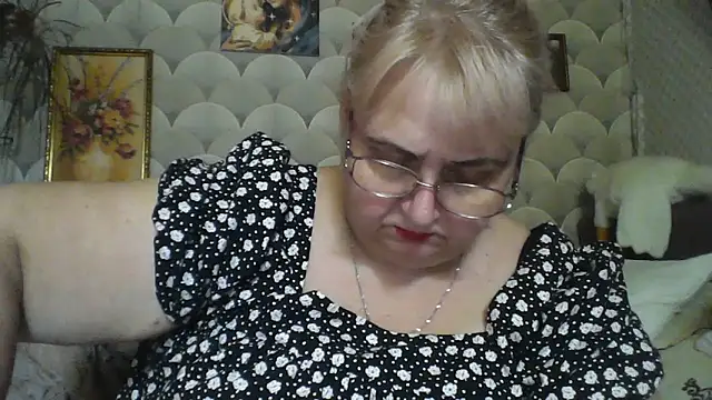 Snapshot of MarinaFarina53 chatting on 06-27-26, 06:29 MarinaFarina53 online show from 06-27-26, 06:29