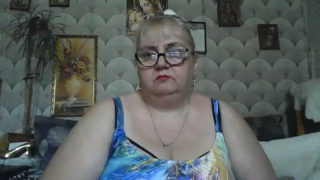 Snapshot of MarinaFarina53 chatting on 06-27-26, 02:01 MarinaFarina53 online show from 06-27-26, 02:01