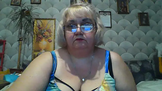 Snapshot of MarinaFarina53 chatting on 06-28-26, 05:19 MarinaFarina53 online show from 06-28-26, 05:19