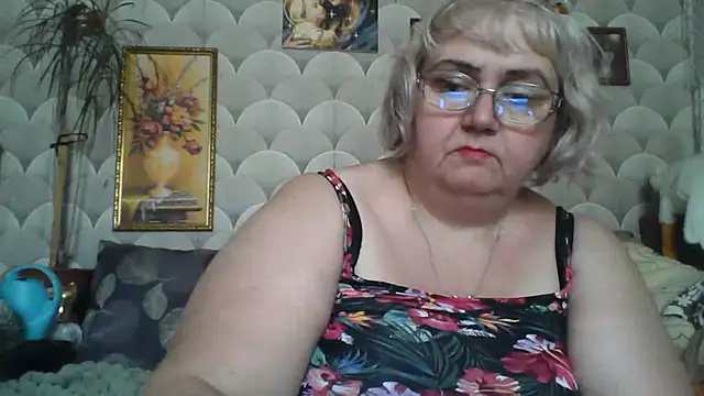 Snapshot of MarinaFarina53 chatting on 06-29-26, 10:48 MarinaFarina53 online show from 06-29-26, 10:48