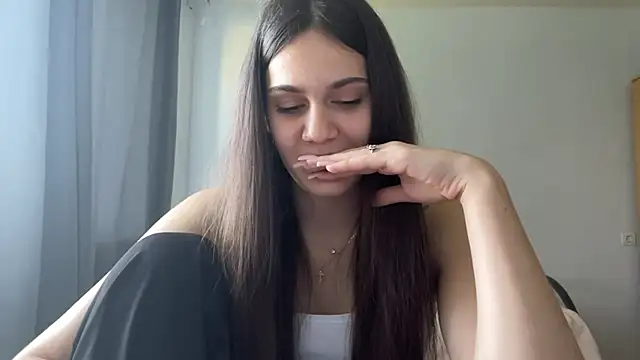 Snapshot of MaryRaven chatting on 05-21-26, 01:51 MaryRaven online show from 05-21-26, 01:51