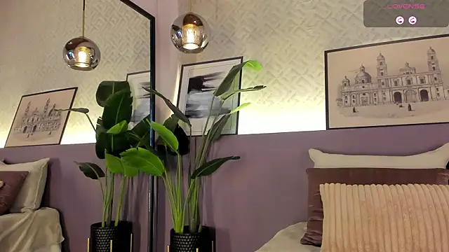 Snapshot of dionneventuri chatting on 07-21-26, 12:02 dionneventuri online show from 07-21-26, 12:02