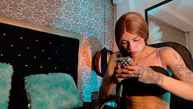 KarolFoxxi   online show from 06-05-26, 09:09