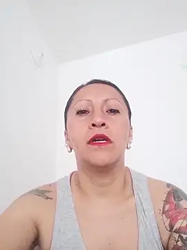 Snapshot of Vely_ chatting on 05-21-26, 08:49 Vely online show from 05-21-26, 08:49
