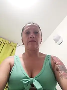 Snapshot of Vely_ chatting on 07-13-26, 02:25 Vely online show from 07-13-26, 02:25