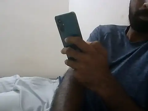 Snapshot of Ijus12 chatting on 06-17-26, 01:56 Ijus12 online show from 06-17-26, 01:56