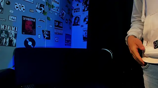 Snapshot of _maximo_1 chatting on 05-14-26, 11:28 maximo 1 online show from 05-14-26, 11:28