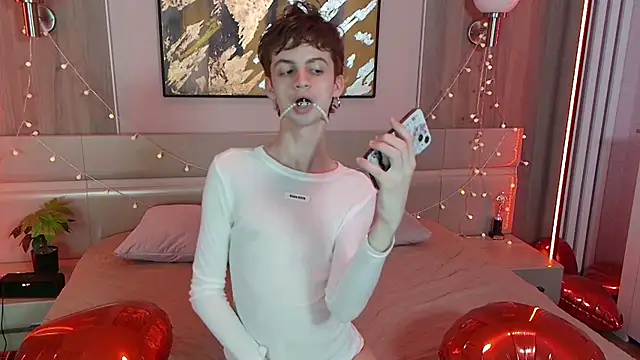 Bimbo boy  online show from 05-19-26, 01:28