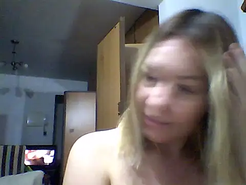 Snapshot of AllisonLove2 chatting on 06-01-26, 01:40 AllisonLove2 online show from 06-01-26, 01:40