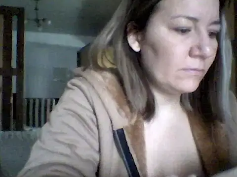 Snapshot of AllisonLove2 chatting on 06-04-26, 04:02 AllisonLove2 online show from 06-04-26, 04:02